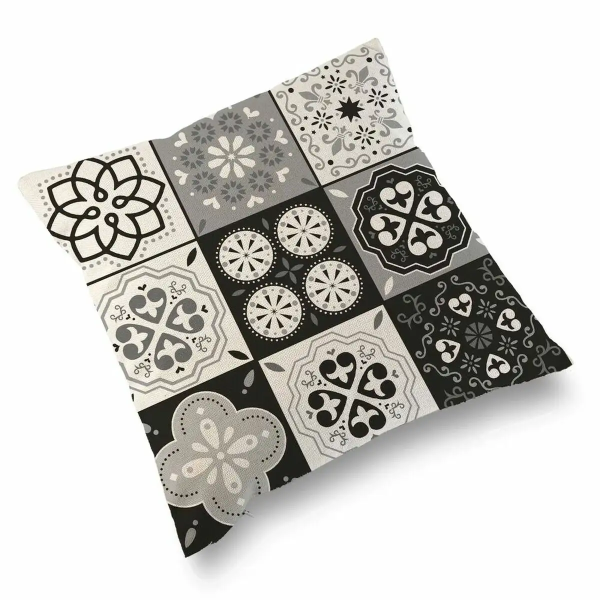 Coussin rembourre versa mosaique noir polyester 15 x 45 x 45 cm _7712. DIAYTAR SENEGAL - Où Chaque Achat Raconte une Histoire. Explorez notre boutique en ligne et créez votre propre narration à travers notre diversité de produits, chacun portant une signification unique.