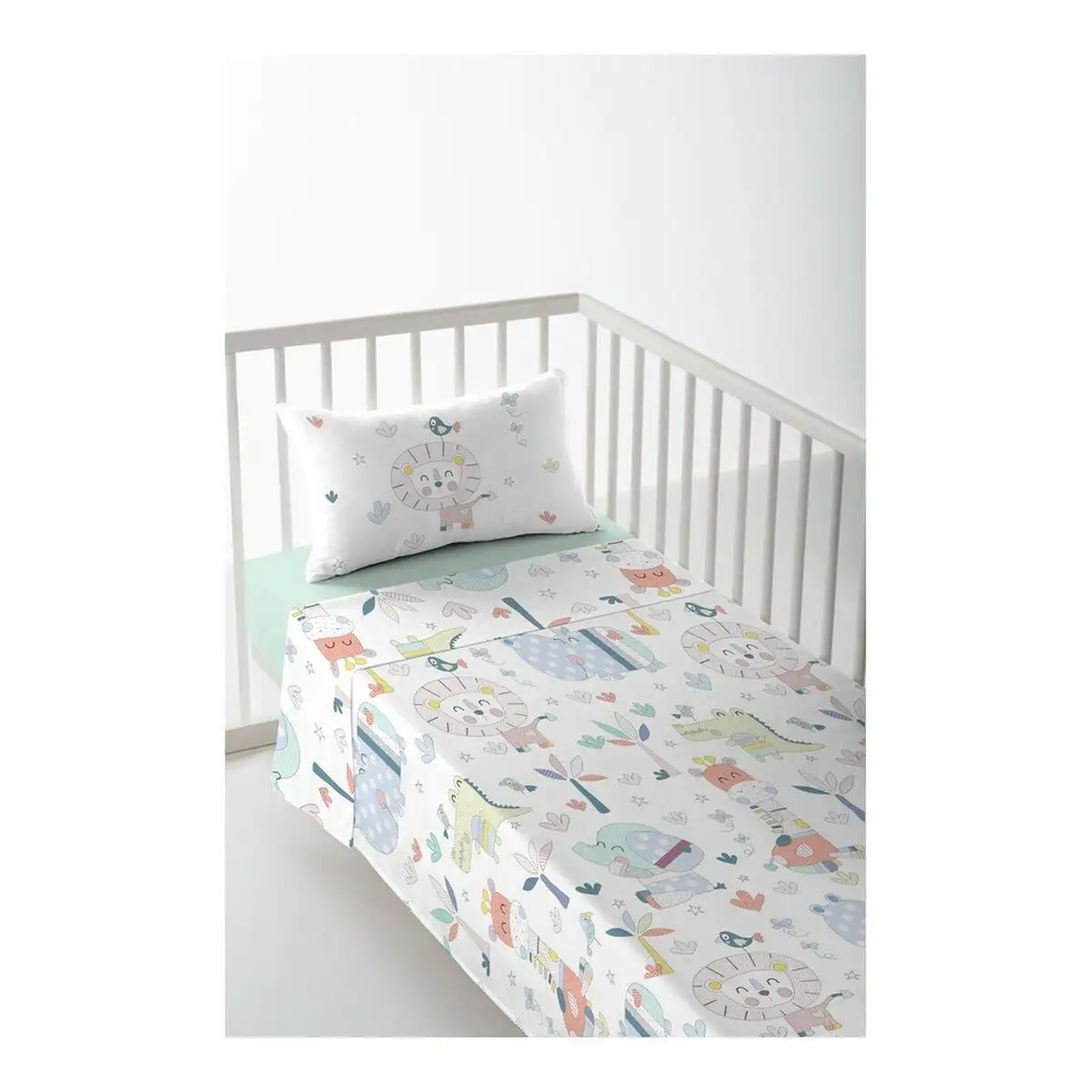 Drap de lit de bebe cool kids jungle 100 x 130 cm_7395. DIAYTAR SENEGAL - Où Chaque Produit est une Promesse de Qualité. Explorez notre boutique en ligne et choisissez des produits qui répondent à vos exigences élevées.