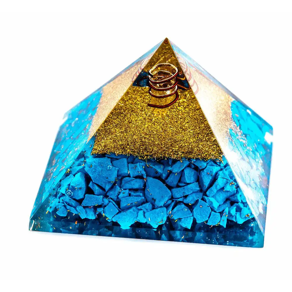 Figurine decorative organite pyramid turquoise reconditionne a _5384. DIAYTAR SENEGAL - Votre Oasis de Shopping en Ligne. Explorez notre boutique et découvrez des produits qui ajoutent une touche de magie à votre quotidien.