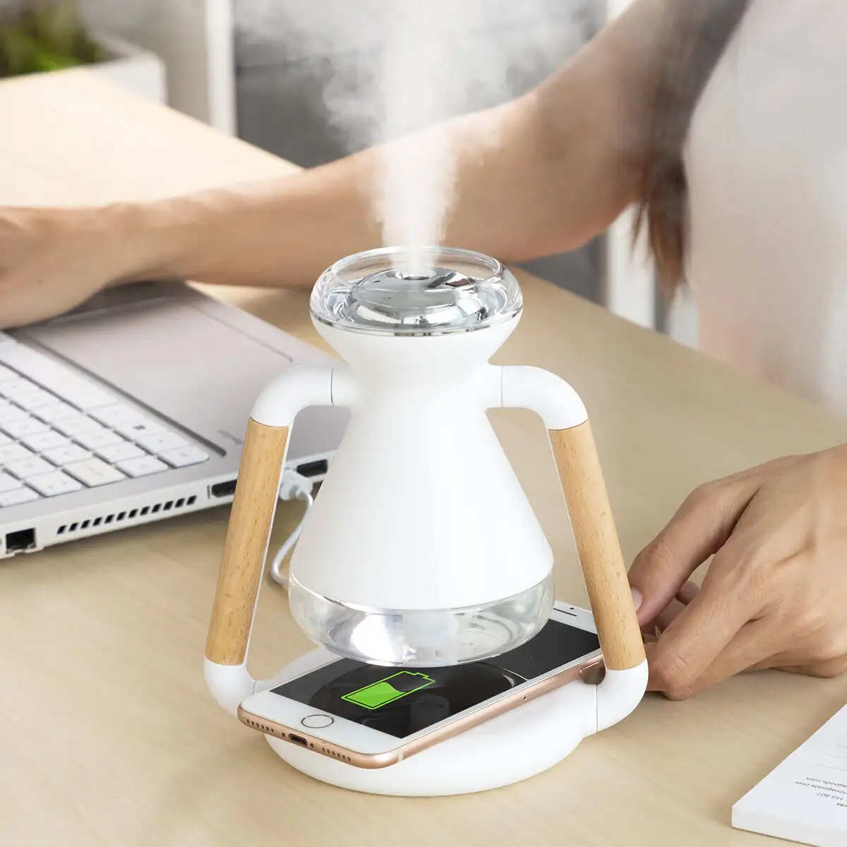 Humidificateur diffuseur d aromes et chargeur sans fil 3 en 1 misvolt innovagoods_6072. DIAYTAR SENEGAL - Où le Shopping est un Plaisir Engagé. Parcourez notre catalogue et choisissez des produits qui respectent vos valeurs et vos attentes.