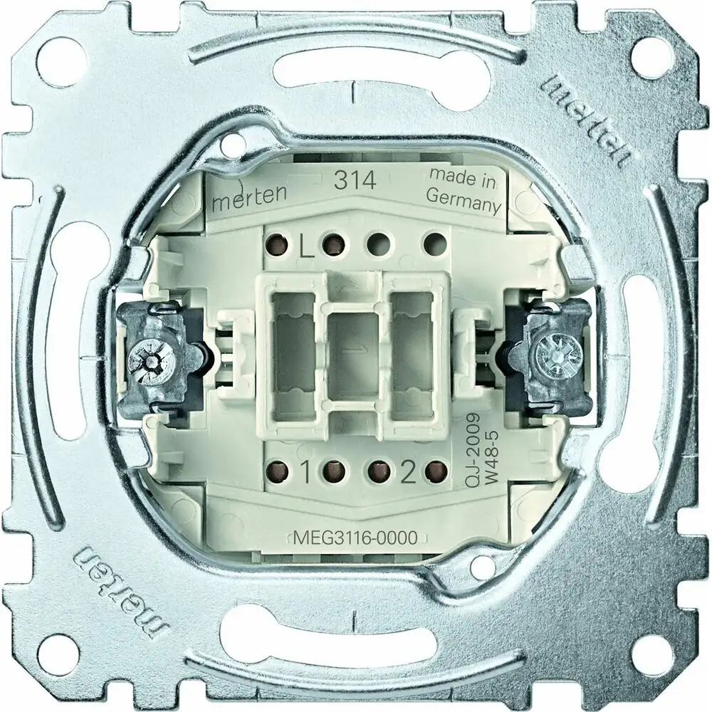 Interrupteur meg3116 0000 reconditionne a _9930. DIAYTAR SENEGAL - Votre Plaisir Shopping à Portée de Clic. Explorez notre boutique en ligne et trouvez des produits qui ajoutent une touche de bonheur à votre vie quotidienne.