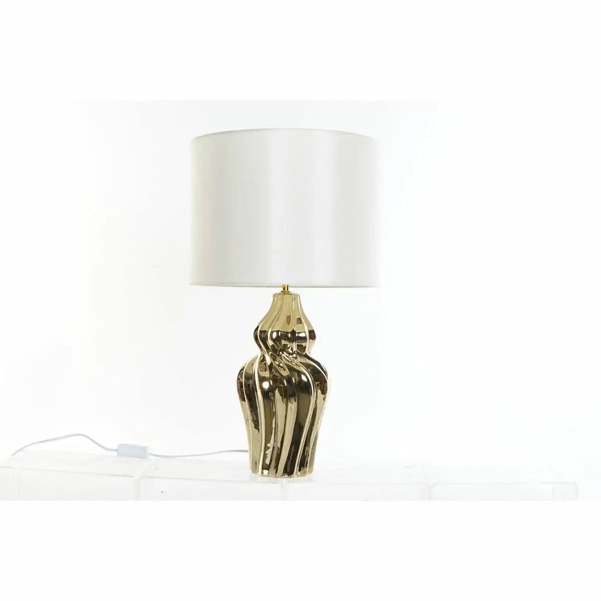 Lampe de bureau dkd home decor creme lin ceramique dore 30 x 30 x 56 cm _1275. DIAYTAR SENEGAL - Votre Escale Shopping incontournable. Explorez notre boutique en ligne et dénichez des trésors qui reflètent la richesse culturelle et la modernité du Sénégal.