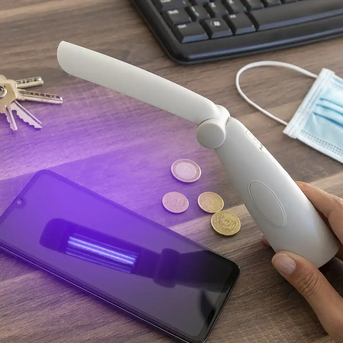 Lampe de desinfection uv pliable nilum innovagoods_5934. Bienvenue chez DIAYTAR SENEGAL - Où Chaque Produit a son Histoire. Plongez dans notre sélection diversifiée et découvrez des articles qui racontent le riche patrimoine sénégalais.