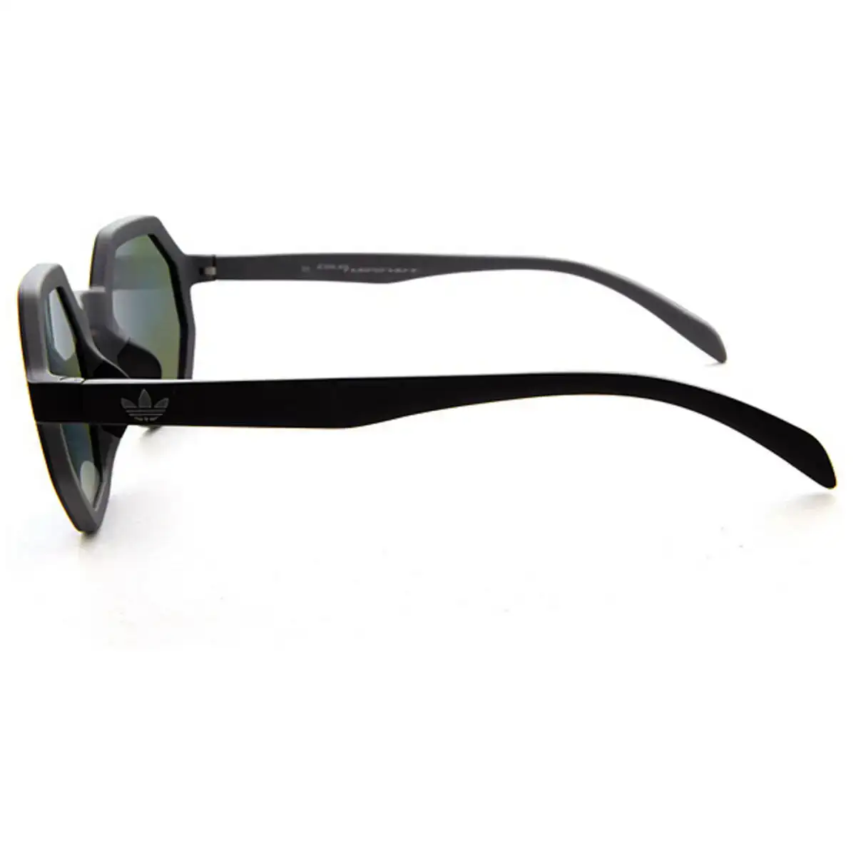 Lunettes de soleil unisexe adidas aor020 009 070_5214. DIAYTAR SENEGAL - Où l'Élégance Rencontré l'Accessibilité. Parcourez notre catalogue et trouvez des produits qui apportent une touche de sophistication à votre vie quotidienne sans compromettre votre budget.