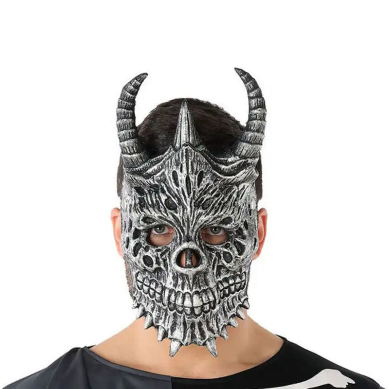 Masque halloween demon squelette gris 20 x 33 cm _6653. DIAYTAR SENEGAL - L'Art de Vivre le Shopping Authentique. Découvrez notre boutique en ligne et trouvez des produits qui célèbrent la culture et l'héritage du Sénégal.