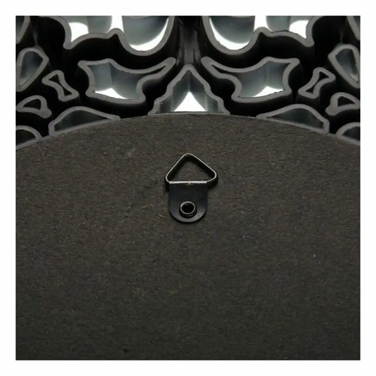 Miroir mural versa miroir plastique 1 6 x 35 x 35 cm _3706. Entrez dans l'Univers de DIAYTAR SENEGAL - Où l'Authenticité Renouvelle Votre Quotidien. Explorez notre gamme de produits et trouvez des articles qui reflètent votre essence.