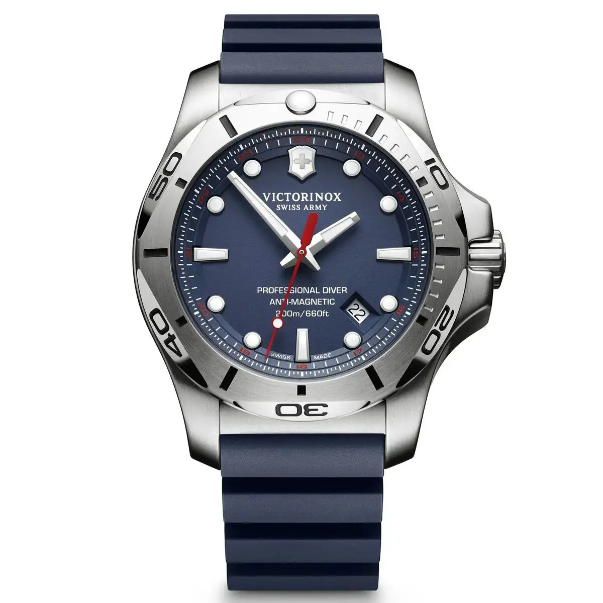 Montre homme victorinox v241734_1017. DIAYTAR SENEGAL - Où Choisir est un Acte de Création. Naviguez à travers notre plateforme et choisissez des produits qui complètent votre histoire personnelle.