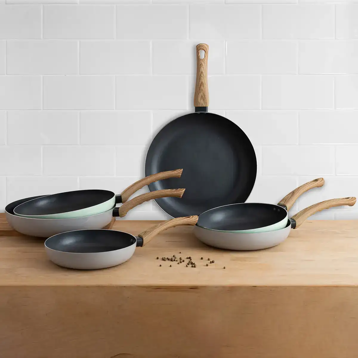 Poele quid metal vert o 26 cm_8171. DIAYTAR SENEGAL - Là où Chaque Produit Évoque une Émotion. Parcourez notre catalogue et choisissez des articles qui vous touchent et qui enrichissent votre expérience.