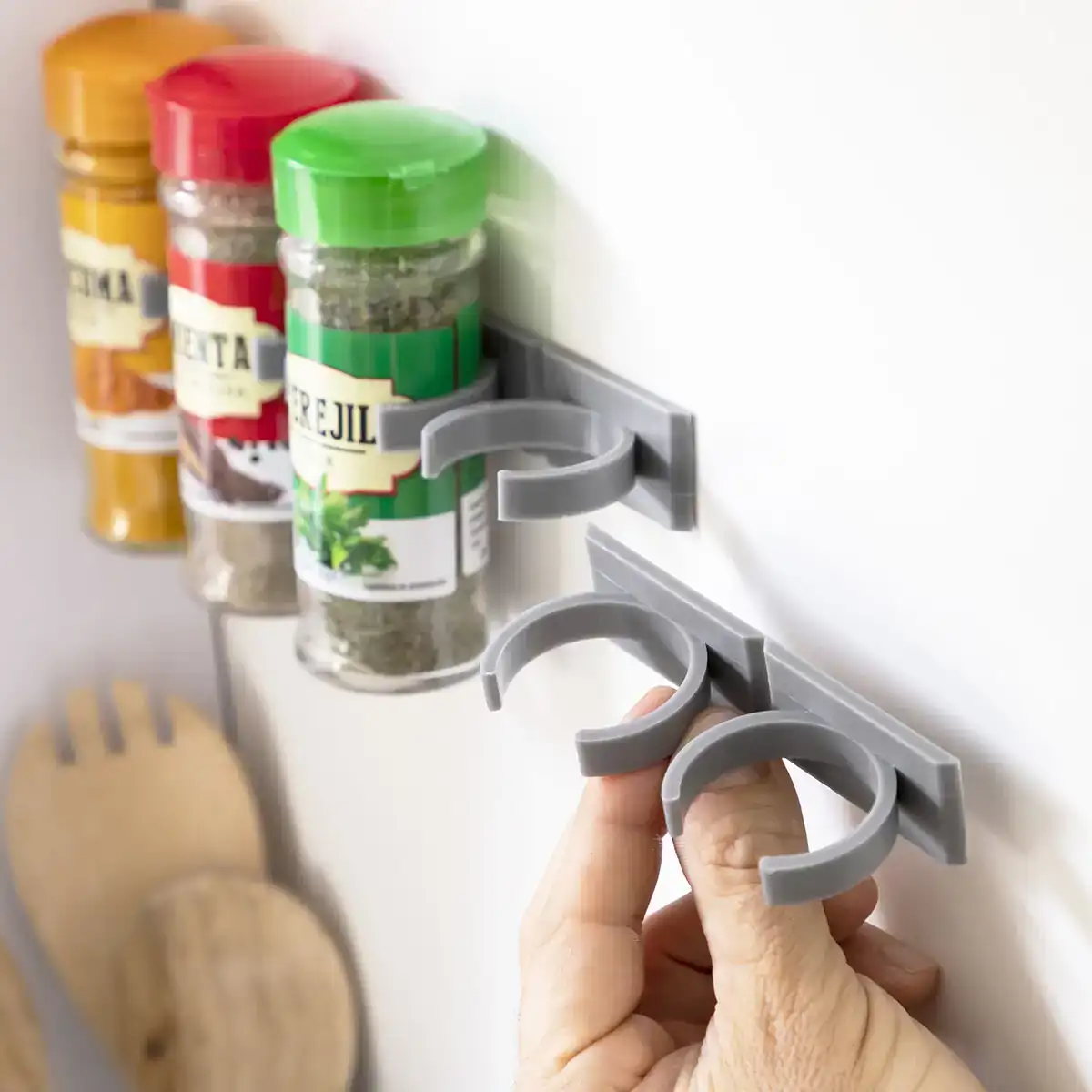 Porte epices adhesif et divisible jarlock x20 innovagoods_3217. Entrez dans l'Univers de DIAYTAR SENEGAL - Où la Tradition S'unit à la Modernité. Explorez notre sélection pour trouver des produits qui allient héritage et innovation.