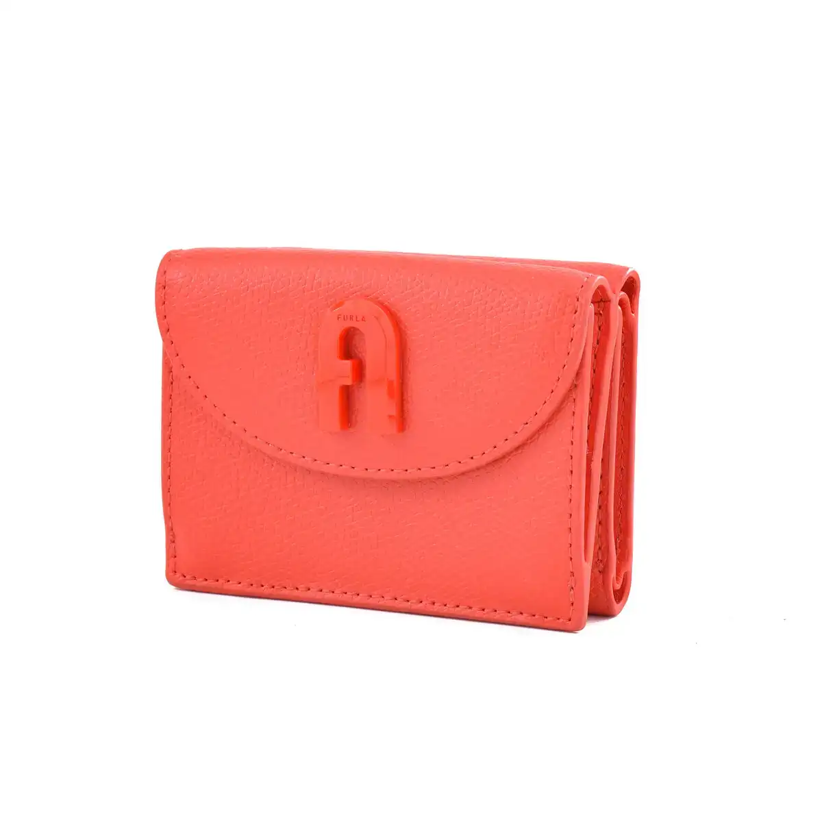 Portefeuille femme furla 1056376 rouge_4038. Entrez dans l'Univers de DIAYTAR SENEGAL - Où le Choix Rencontre l'Authenticité. Explorez nos rayons virtuels et trouvez des produits qui incarnent la richesse de notre culture.