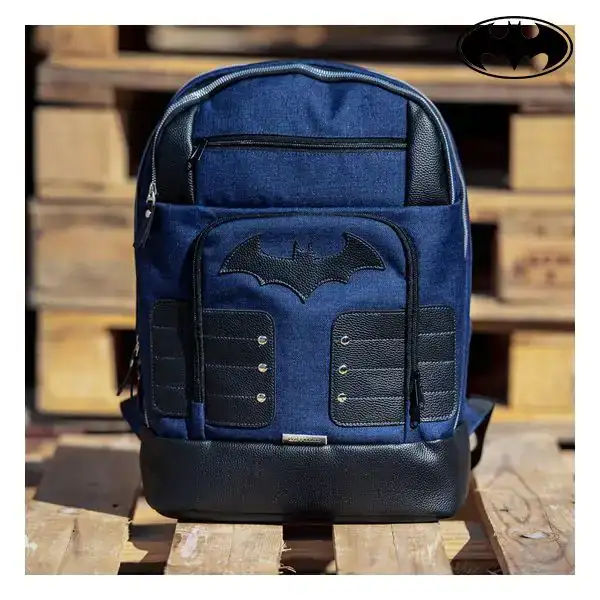 Sac a dos casual batman blue marine_1540. DIAYTAR SENEGAL - Là où Vos Rêves Prendent Forme. Plongez dans notre catalogue diversifié et trouvez des produits qui enrichiront votre quotidien, du pratique à l'exceptionnel.