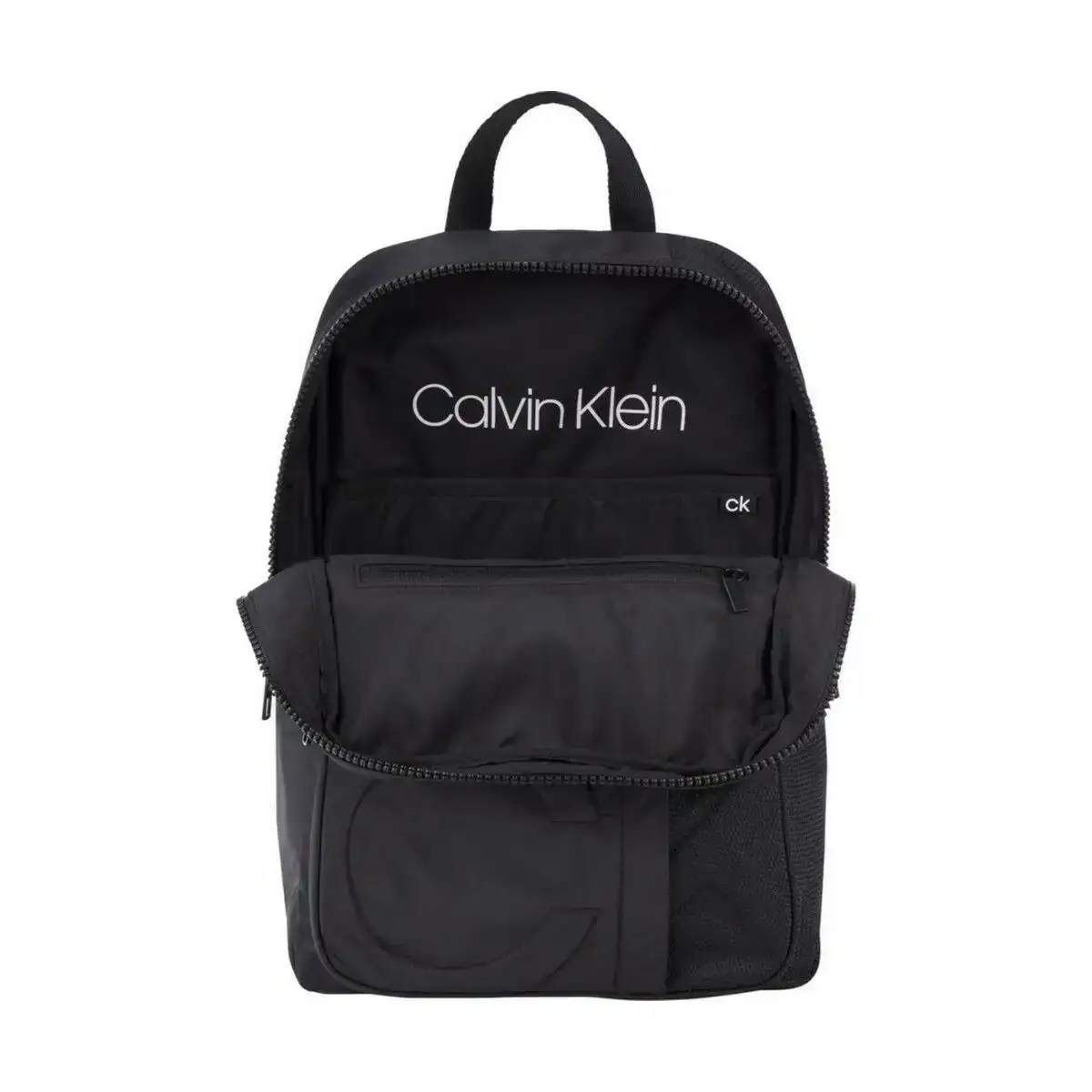 Sac a dos casual calvin klein k50k506489 noir 37 x 27 x 9 cm _4694. DIAYTAR SENEGAL - Là où Chaque Clic Compte. Parcourez notre boutique en ligne et laissez-vous guider vers des trouvailles uniques qui enrichiront votre quotidien.