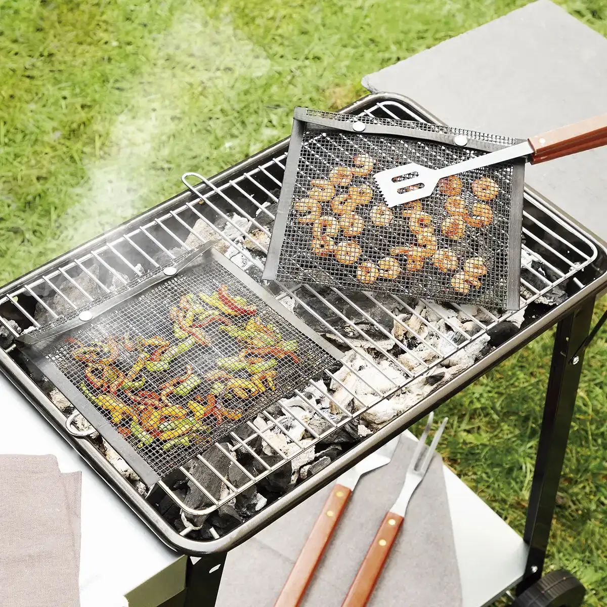 Sacs de cuisson pour barbecue bbqnet innovagoods pack de 2 _2165. DIAYTAR SENEGAL - Là où Chaque Produit Évoque une Émotion. Parcourez notre catalogue et choisissez des articles qui vous touchent et qui enrichissent votre expérience.