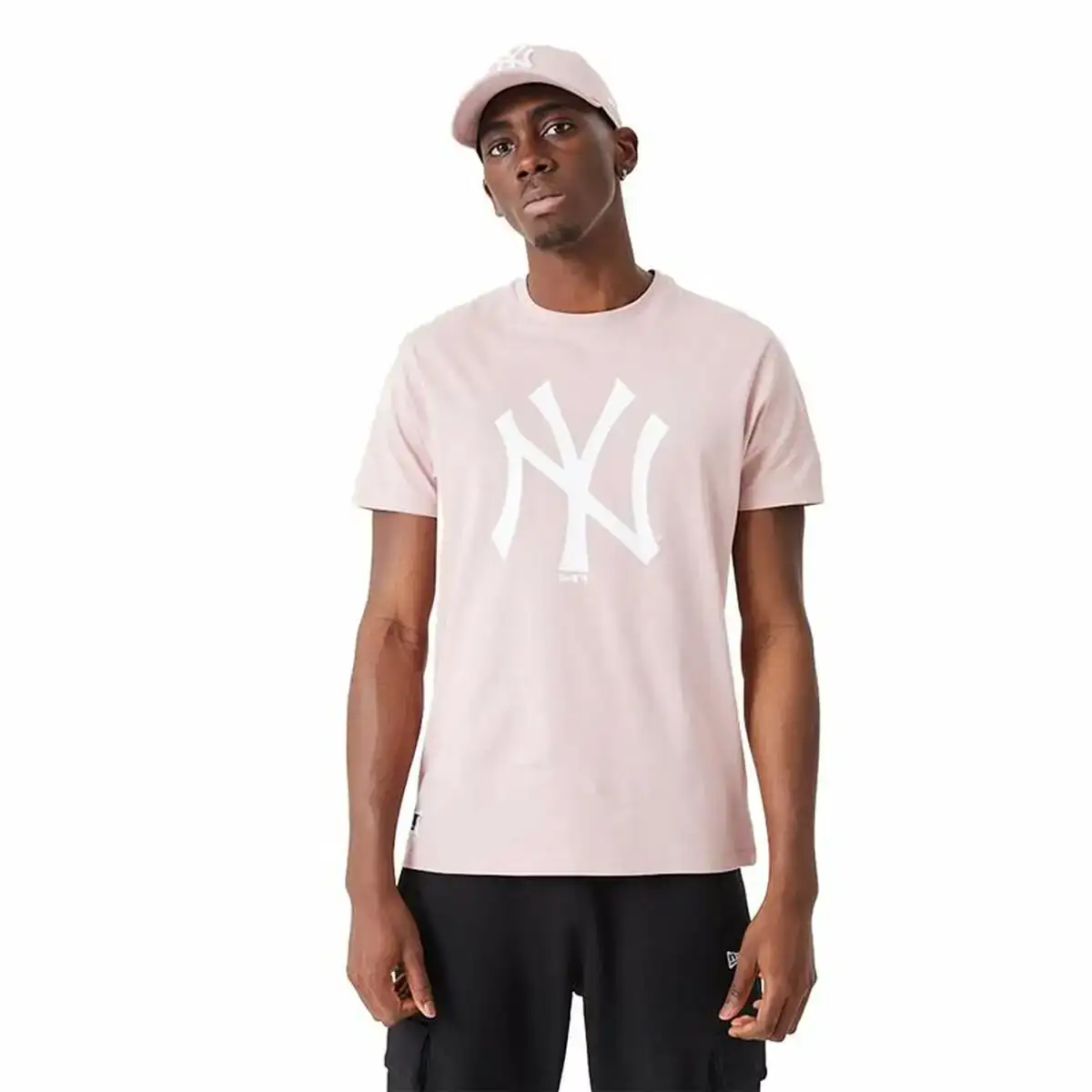 Shirt a manches courtes new era mlb league essentials new york yankees rose clair unisexe_1269. DIAYTAR SENEGAL - Où Chaque Produit a son Histoire. Découvrez notre gamme de produits, chacun portant en lui le récit de l'artisanat et de la passion, pour vous offrir une expérience de shopping authentique.