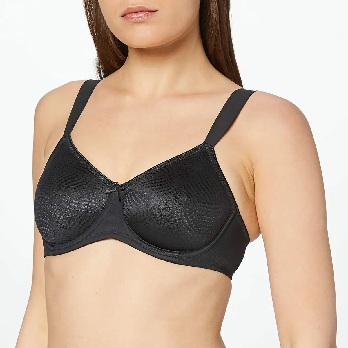 Soutien gorge triumph essential 90e noir reconditionne a _9359. DIAYTAR SENEGAL - Là où Choisir est un Acte d'Amour pour la Culture Sénégalaise. Explorez notre gamme et choisissez des produits qui célèbrent la richesse de notre patrimoine.