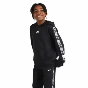 Sweat a capuche enfant nike repeat noir_7866. DIAYTAR SENEGAL - Là où Choisir est une Célébration de l'Artisanat. Explorez notre gamme variée et choisissez des produits qui incarnent la tradition et le talent des artisans du Sénégal.