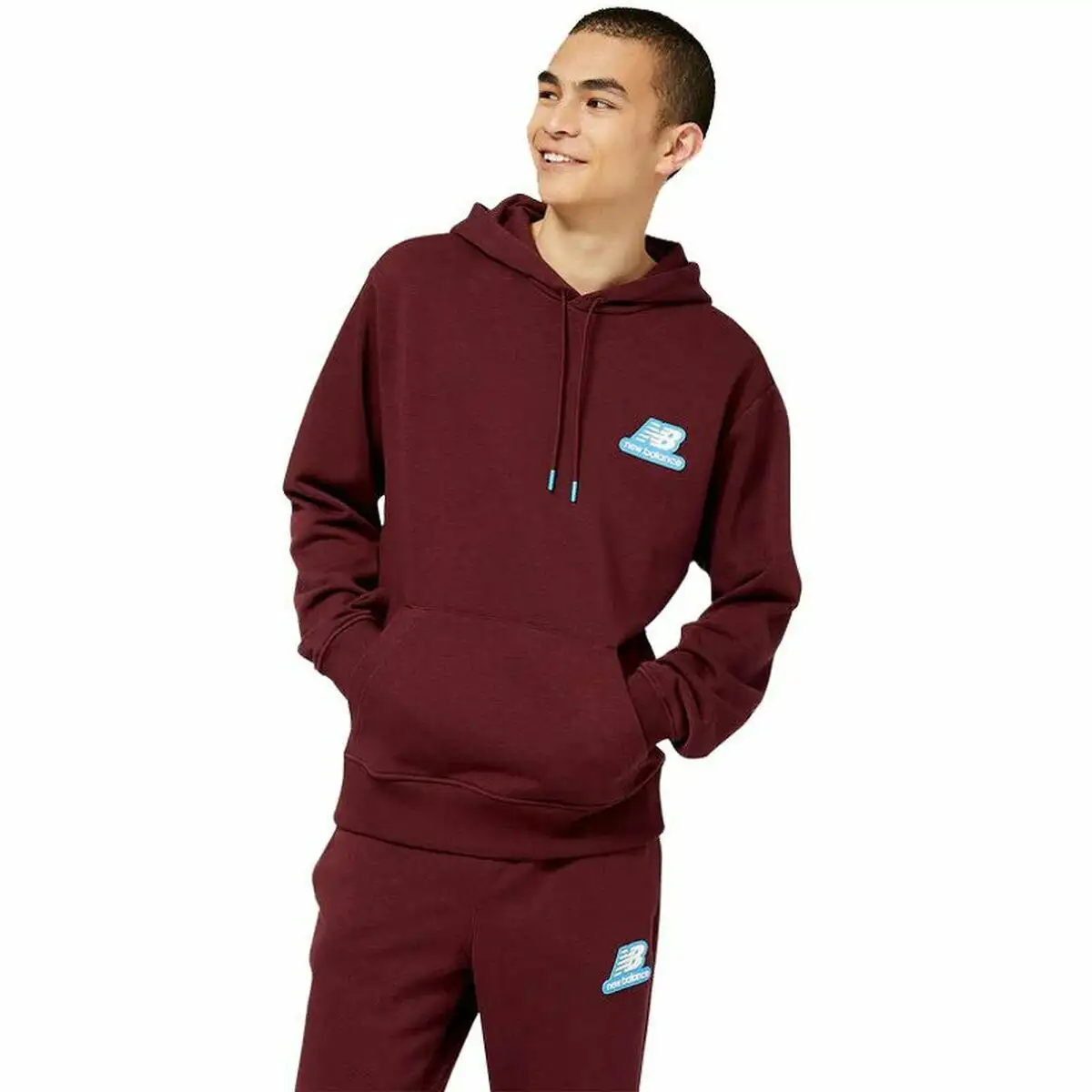 Sweat a capuche homme new balance essentials stacked rubber bordeaux_5287. DIAYTAR SENEGAL - Votre Destination Shopping de Confiance. Naviguez à travers notre boutique en ligne et profitez d'une sélection soigneusement choisie de produits qui répondent à toutes vos exigences.