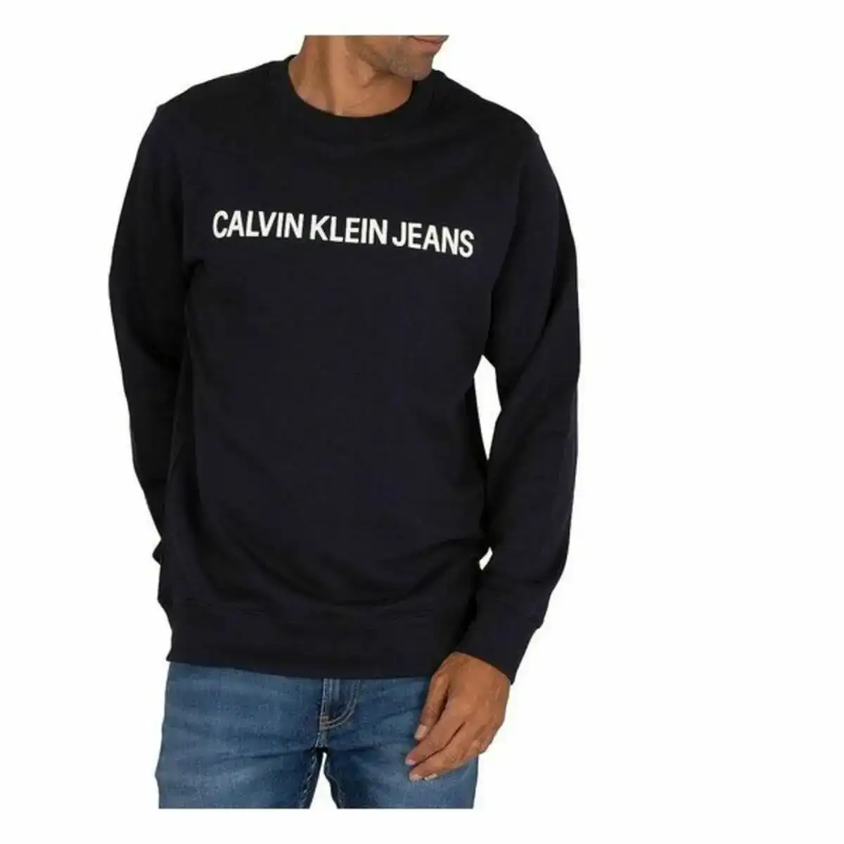 Sweat sans capuche homme calvin klein core logo intitutional j30 marin_6497. DIAYTAR SENEGAL - Où Choisir est un Acte de Création. Naviguez à travers notre plateforme et choisissez des produits qui complètent votre histoire personnelle.