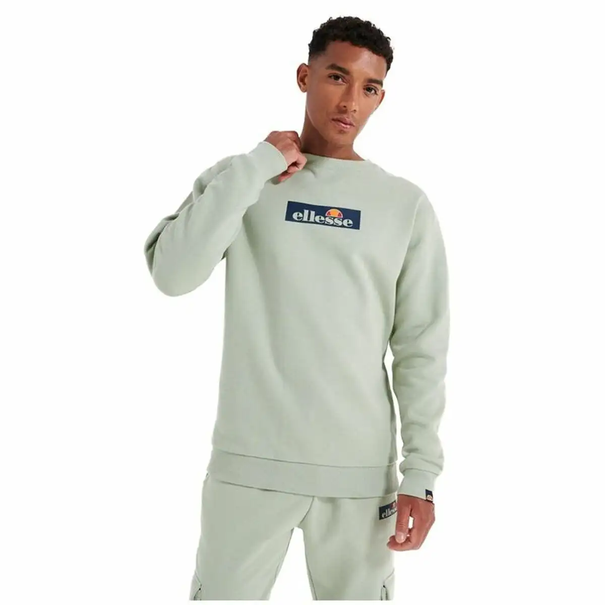 Sweat sans capuche homme ellesse tablido beige_5772. DIAYTAR SENEGAL - L'Art de Vivre en Couleurs. Découvrez notre boutique en ligne et trouvez des produits qui ajoutent une palette vibrante à votre quotidien.