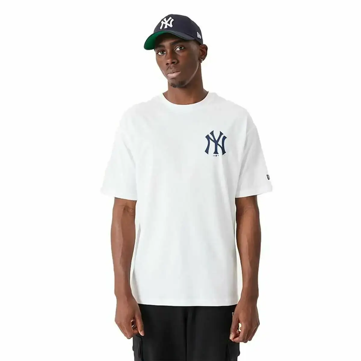 T shirt a manches courtes homme new era mlb new york yankees _7008. DIAYTAR SENEGAL - Où Choisir Rime avec Qualité. Découvrez notre sélection soigneusement conçue et choisissez des articles qui incarnent l'excellence et l'innovation.