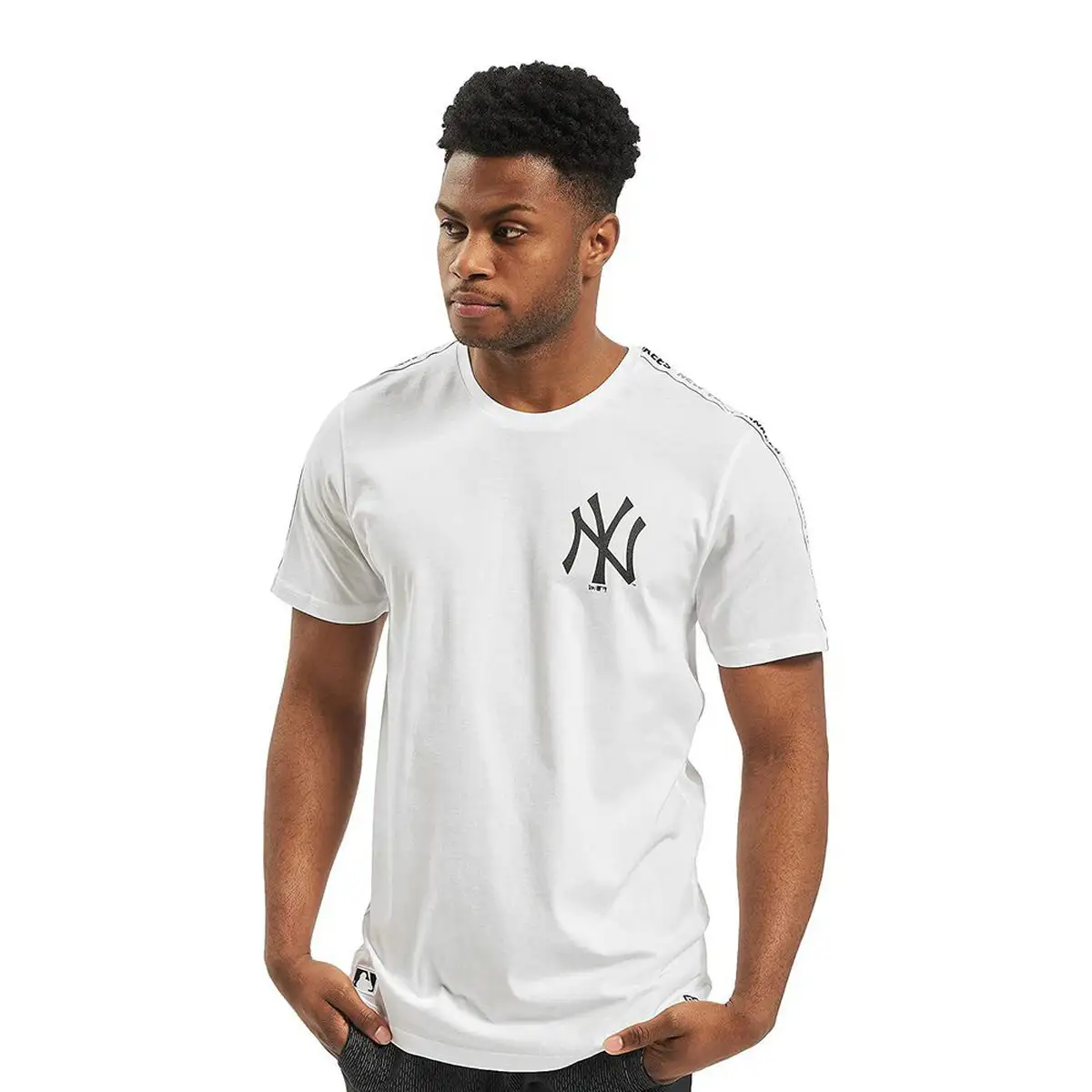 T shirt a manches courtes homme new era ny yankees xl blanc_3518. DIAYTAR SENEGAL - L'Art de Choisir, l'Art de Se Distinquer. Naviguez à travers notre catalogue et choisissez des produits qui ajoutent une note d'élégance à votre style unique.