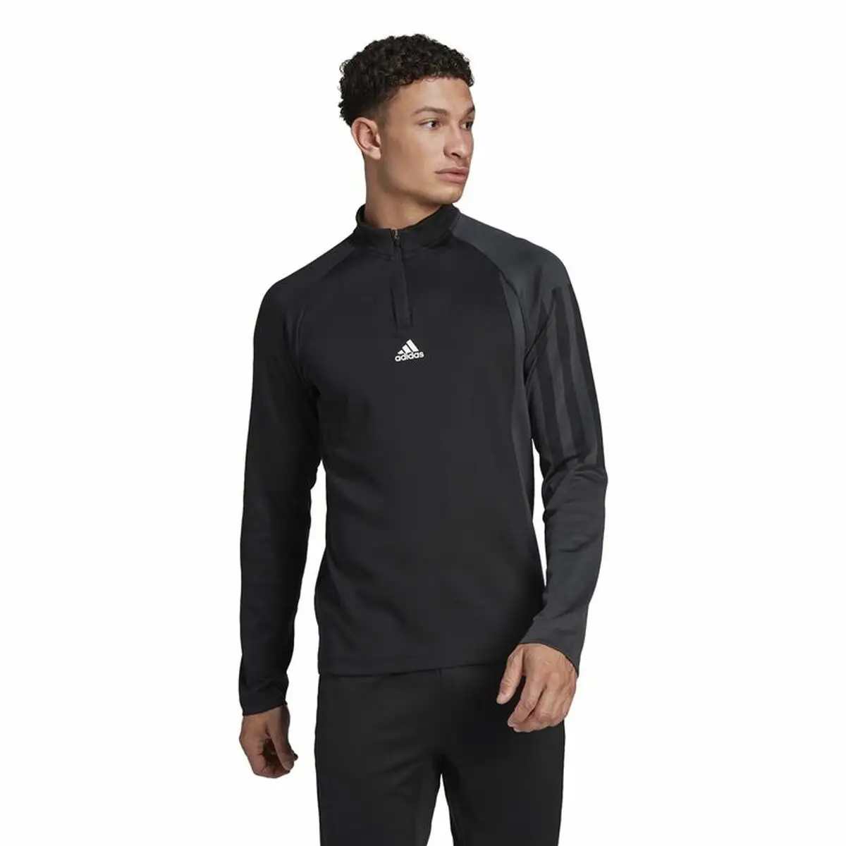 T shirt a manches longues homme adidas 1 4 zip noir_2055. DIAYTAR SENEGAL - Où Chaque Achat Raconte une Histoire. Parcourez notre boutique en ligne pour trouver des articles qui évoquent le savoir-faire et la tradition du Sénégal.