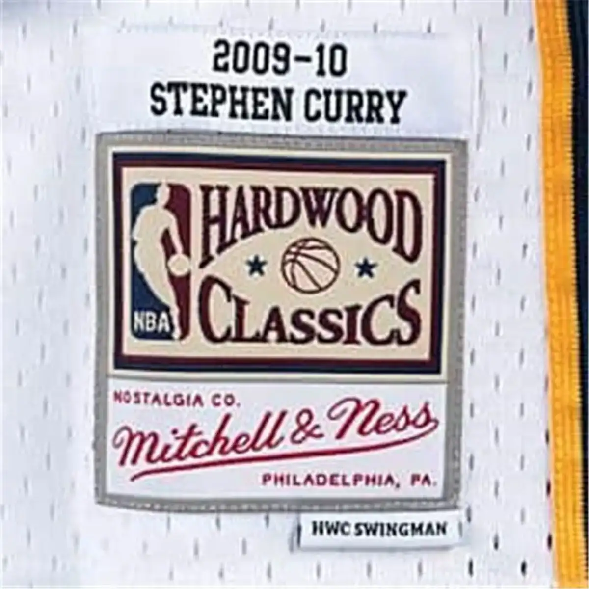 T shirt de basket mitchell ness golden state warriors 2009 10 no30 stephen curry blanc_4565. DIAYTAR SENEGAL - Votre Source de Découvertes Shopping. Découvrez des trésors dans notre boutique en ligne, allant des articles artisanaux aux innovations modernes.