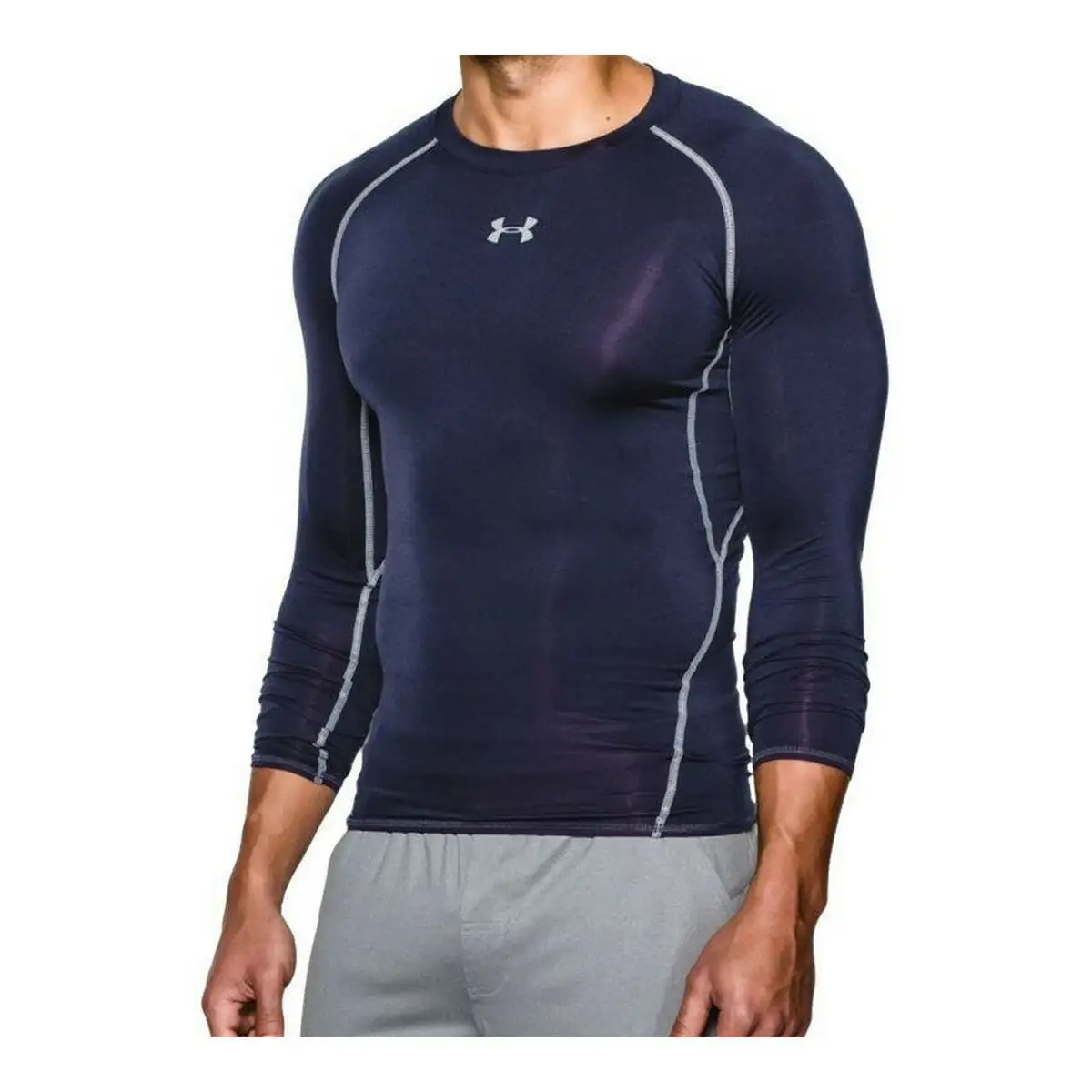 T shirt de compression a manches longues pour homme under armour 1257471 410 marin_7936. DIAYTAR SENEGAL - L'Art de Vivre avec Authenticité. Explorez notre gamme de produits artisanaux et découvrez des articles qui apportent une touche unique à votre vie.