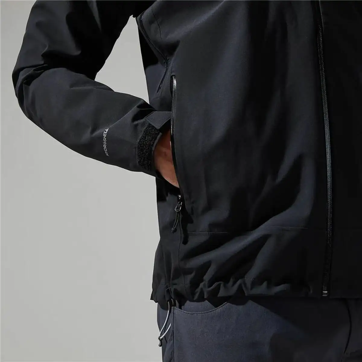 Veste de sport pour homme berghaus kember vented noir_7200. DIAYTAR SENEGAL - Votre Passage Vers l'Excellence Shopping. Découvrez un catalogue en ligne qui offre une expérience d'achat exceptionnelle, avec des produits soigneusement sélectionnés pour satisfaire tous les goûts.