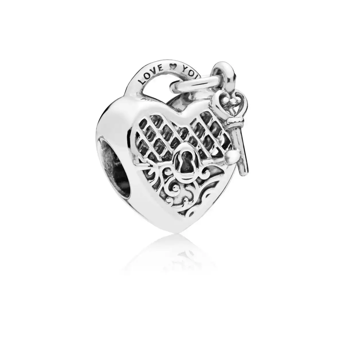 Perles femme pandora 797655 argent 1 cm_5742. DIAYTAR SENEGAL - Là où Choisir est une Affirmation de Style. Naviguez à travers notre boutique en ligne et choisissez des produits qui vous distinguent et vous valorisent.