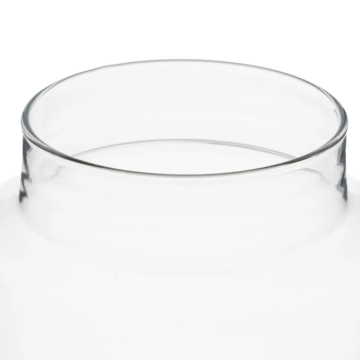 Vase cristal transparent 18 x 18 x 30 cm_6168. DIAYTAR SENEGAL - Là où la Diversité Rencontre la Qualité. Parcourez notre gamme complète et trouvez des produits qui incarnent la richesse et l'unicité du Sénégal.
