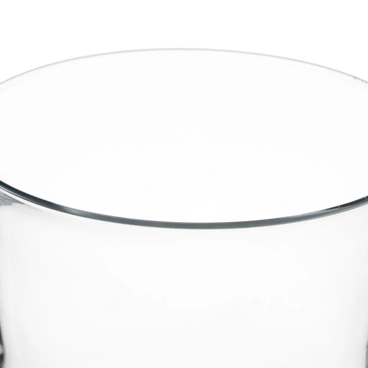 Vase cristal transparent 22 x 22 x 28 cm_6616. DIAYTAR SENEGAL - Où Choisir Devient une Expression de Soi. Découvrez notre boutique en ligne et trouvez des articles qui révèlent votre personnalité et votre style.