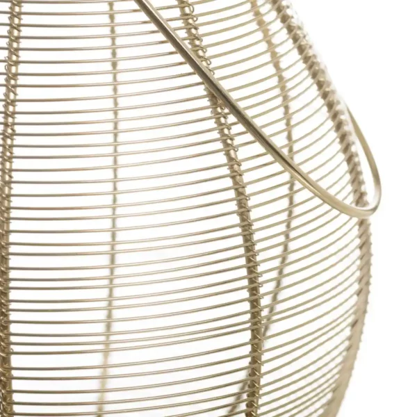 Lanterne 24 x 24 x 29 cm bougeoir lanterne en fer dore_2433. DIAYTAR SENEGAL - Votre Portail Vers l'Exclusivité. Explorez notre boutique en ligne pour trouver des produits uniques et exclusifs, conçus pour les amateurs de qualité.