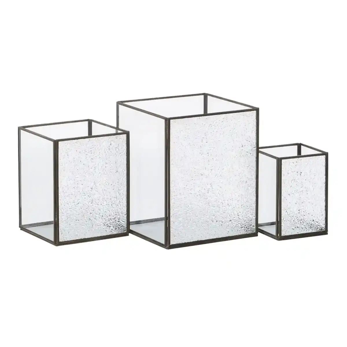 Bougeoir cristal metal dore 18 x 18 x 22 cm 3 unites _7624. DIAYTAR SENEGAL - Votre Destination pour un Shopping Réfléchi. Découvrez notre gamme variée et choisissez des produits qui correspondent à vos valeurs et à votre style de vie.