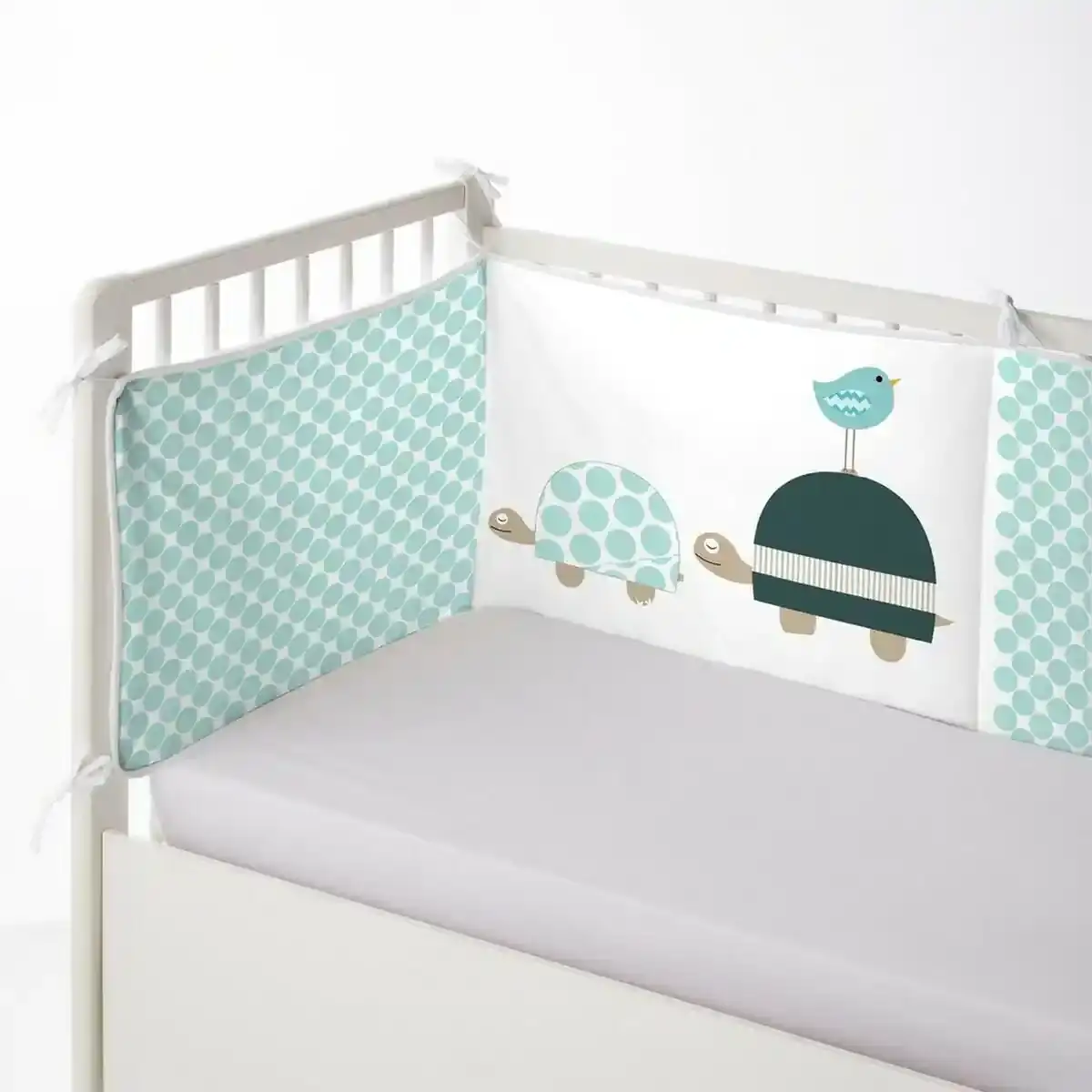 Protège lit Cool Kids Pablo (60 x 60 x 60 + 40 cm). SUPERDISCOUNT FRANCE