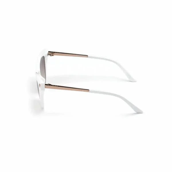 Lunettes de soleil femme guess gu7685 blanc_3053. DIAYTAR SENEGAL - Là où Choisir est un Acte d'Amour pour le Sénégal. Explorez notre gamme et choisissez des produits qui célèbrent la culture et l'artisanat du pays.