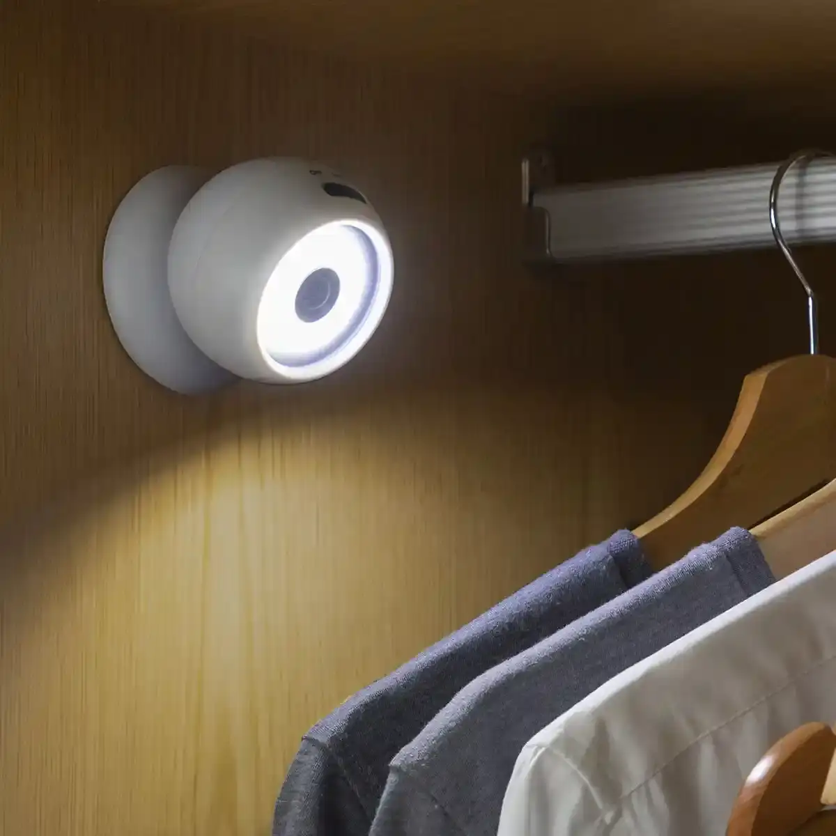 Lampe led avec capteur de mouvement maglum innovagoods_6412. Entrez dans l'Univers de DIAYTAR SENEGAL - Où le Choix Rencontre l'Authenticité. Explorez nos rayons virtuels et trouvez des produits qui incarnent la richesse de notre culture.