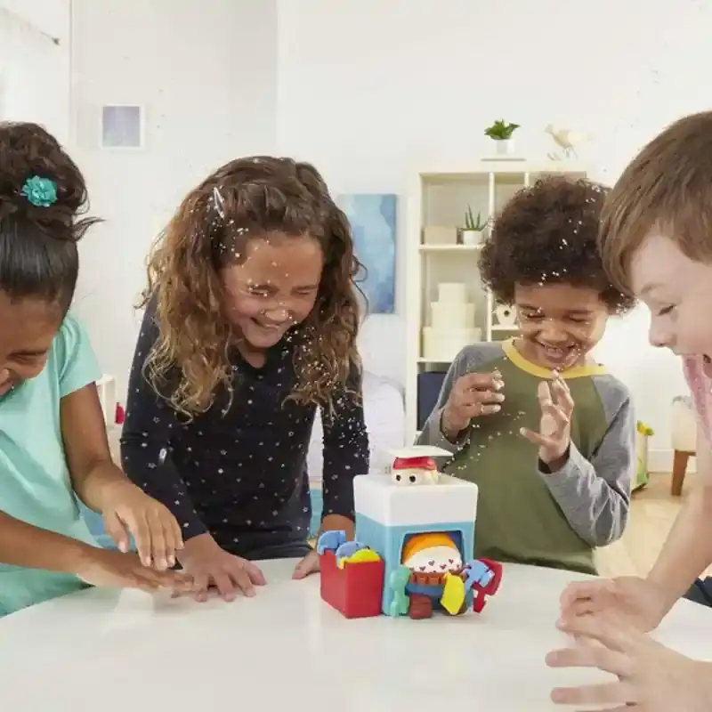 Jeu de société Fontanero Chapucero Hasbro E6553175. SUPERDISCOUNT FRANCE