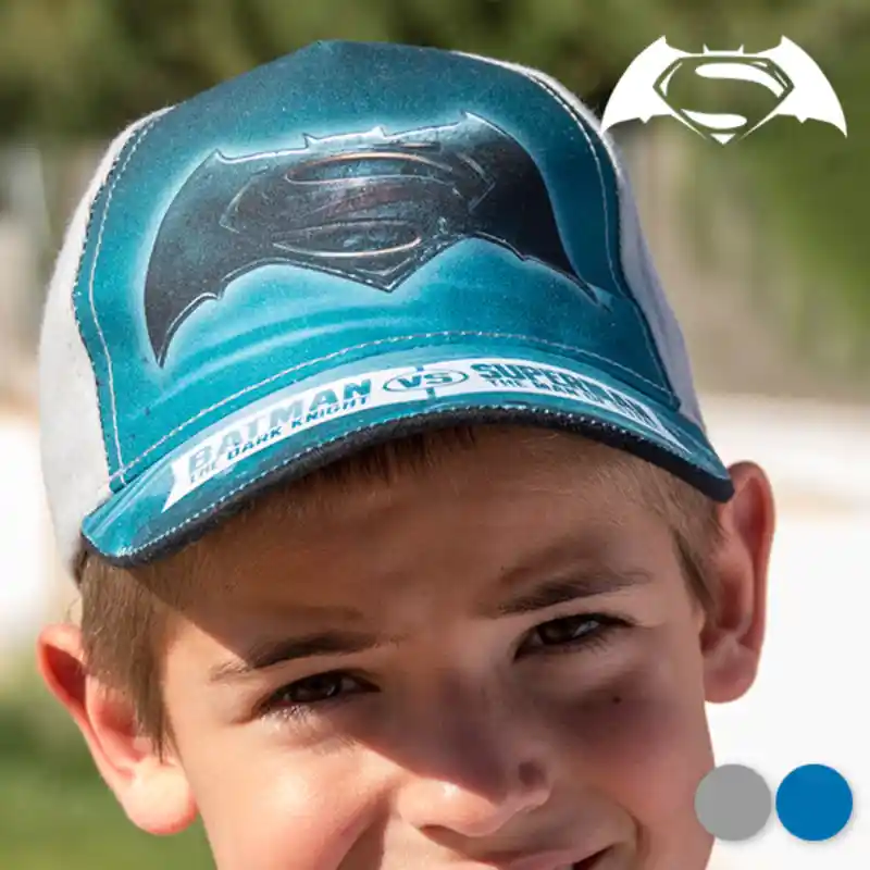 Casquette pour enfant batman vs superman_3716. DIAYTAR SENEGAL - L'Art de Vivre l'Excellence au Quotidien. Explorez notre gamme et choisissez des produits qui ajoutent une note de prestige à votre vie.