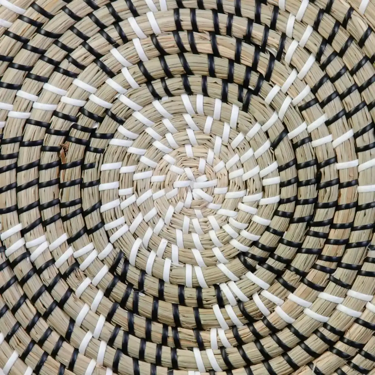 Decoration murale 27 x 27 x 1 cm naturel noir fibre_6814. DIAYTAR SENEGAL - Où la Qualité est Notre Engagement. Explorez notre boutique en ligne pour découvrir des produits conçus pour vous apporter satisfaction et plaisir.
