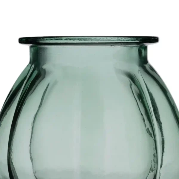 Vase verre recycle vert 18 x 18 x 16 cm_7586. Bienvenue sur DIAYTAR SENEGAL - Là où Chaque Objet a une Âme. Plongez dans notre catalogue et trouvez des articles qui portent l'essence de l'artisanat et de la passion.