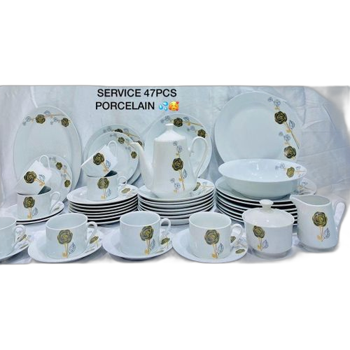 Ensemble 47 pièces,service de table, en porcelaine