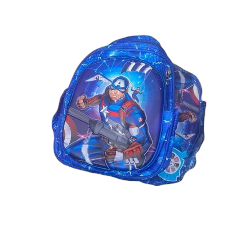 Un sac à dos avec un design inspiré d'un super héros populaire pour petit garçon