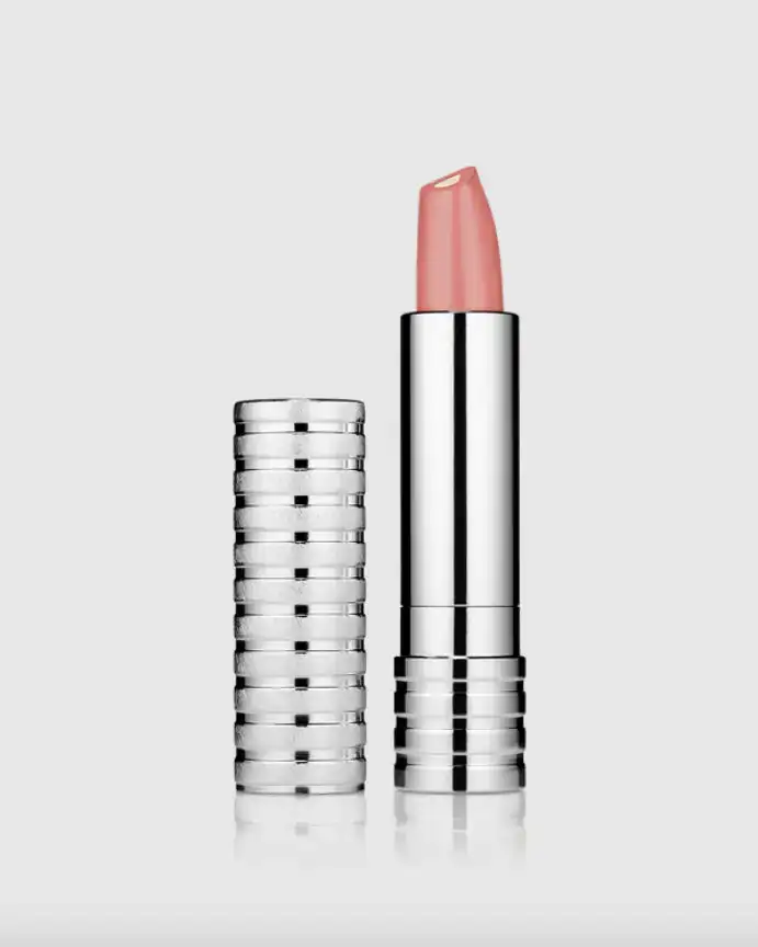 Clinique dramatically different lipstick_5435. DIAYTAR SENEGAL - Où Chaque Produit est une Histoire à Raconter. Découvrez notre sélection de produits qui vous permettent de créer votre propre récit à travers vos achats.
