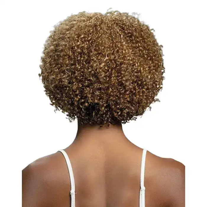 Janet collection mybelle perruque synthetique mybelle joanie_5589. DIAYTAR SENEGAL - Où Choisir Devient une Expérience Personnalisée. Explorez notre boutique en ligne pour découvrir des produits qui s'adaptent à votre style et à votre essence.