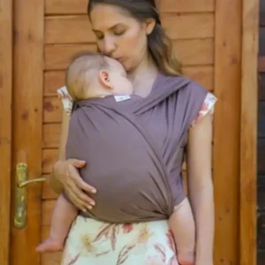 Echarpe de portage bebe taupe neko_9601. DIAYTAR SENEGAL - Où Choisir est un Acte d'Amour pour le Sénégal. Explorez notre boutique en ligne et choisissez des articles qui célèbrent la culture et l'artisanat du pays.