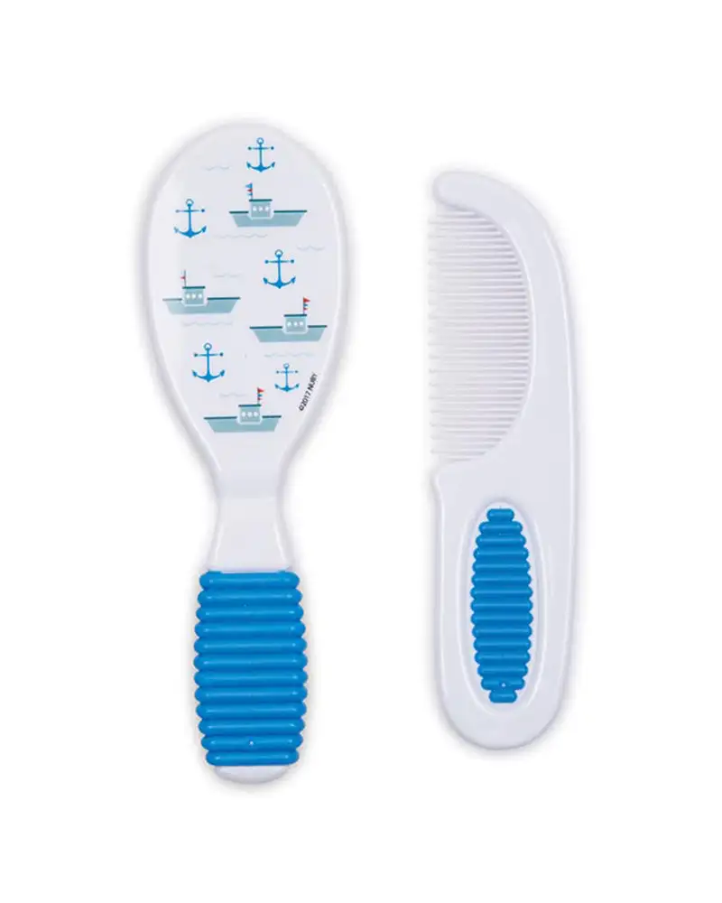 Set brosse et peigne nuby 3m bleu_9962. DIAYTAR SENEGAL - L'Univers de l'Élégance Accessible. Plongez dans notre catalogue et choisissez des produits qui allient sophistication et accessibilité pour un shopping exquis.