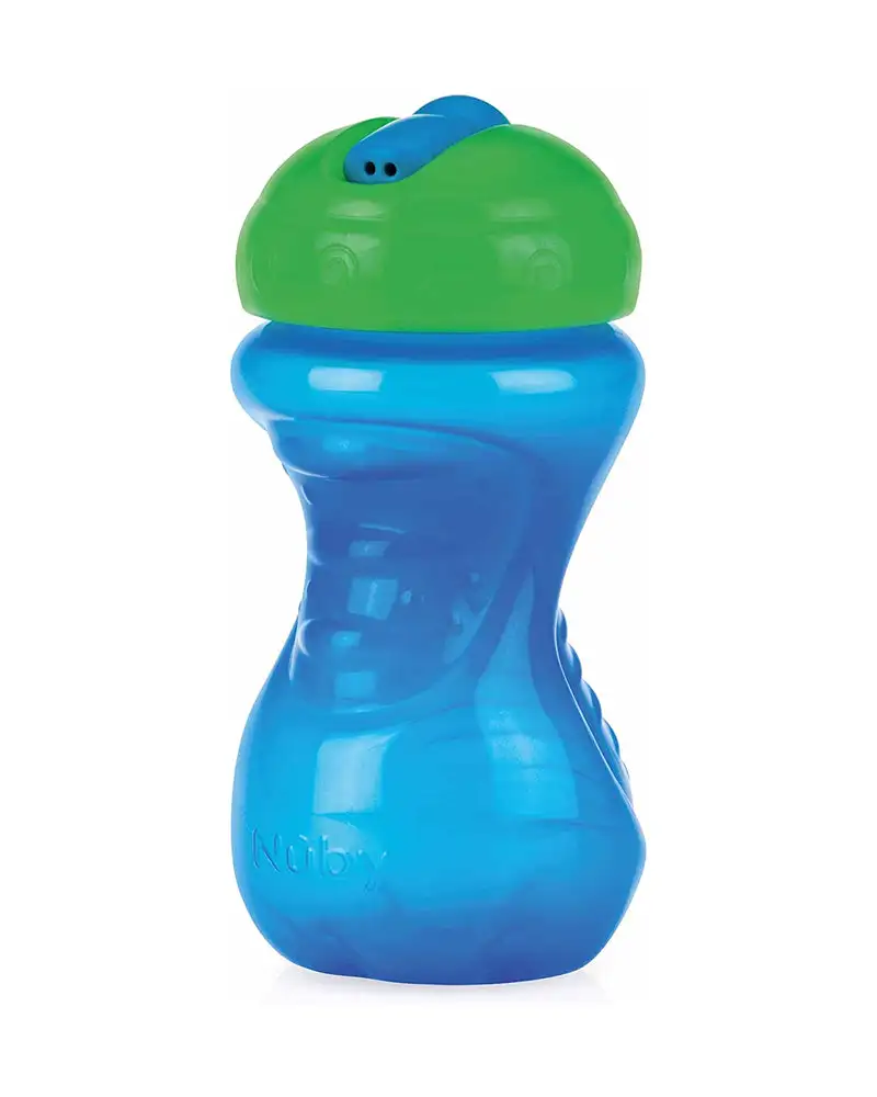 Gourde nuby flip it a bec dur debit libre 300ml 9m bleu_4455. Bienvenue chez DIAYTAR SENEGAL - Où Chaque Achat Fait une Différence. Découvrez notre gamme de produits qui reflètent l'engagement envers la qualité et le respect de l'environnement.