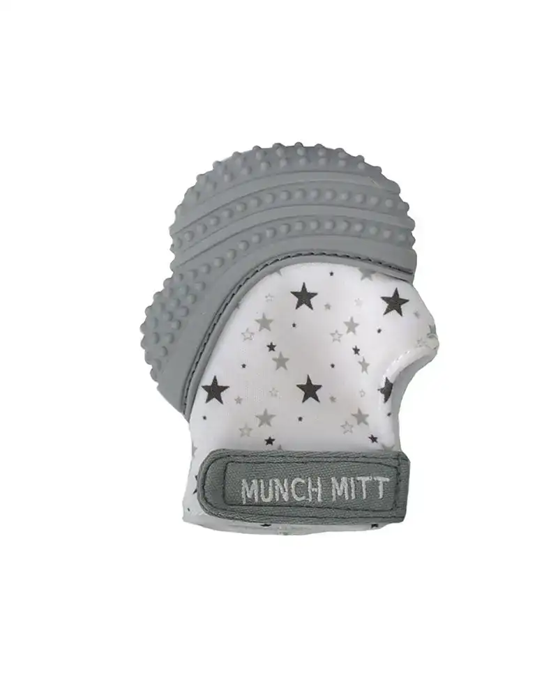 Moufle de dentition gris etoiles_6737. DIAYTAR SENEGAL - Où Chaque Achat Raconte une Histoire. Explorez notre boutique en ligne et créez votre propre narration à travers notre diversité de produits, chacun portant une signification unique.