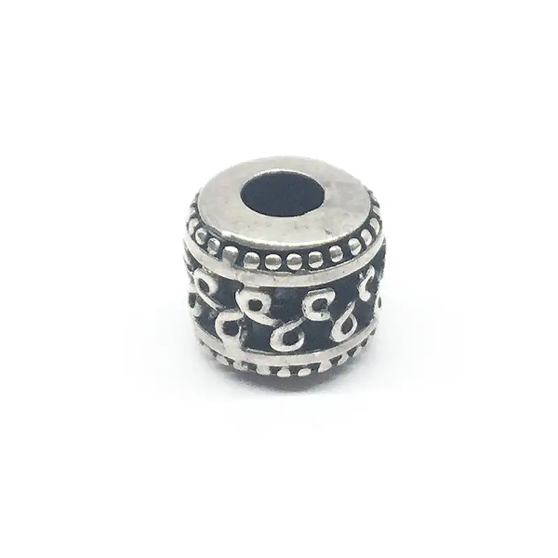 Perles femme viceroy vmg0039 00 argent 1 cm_6173. DIAYTAR SENEGAL - L'Art de Choisir, l'Art de S'émerveiller. Explorez notre boutique en ligne et choisissez des articles qui éveillent votre sens de l'émerveillement.